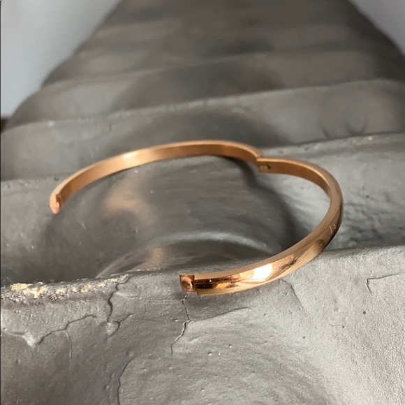 Beautiful gold clip bracelet - Picture 3 of 6